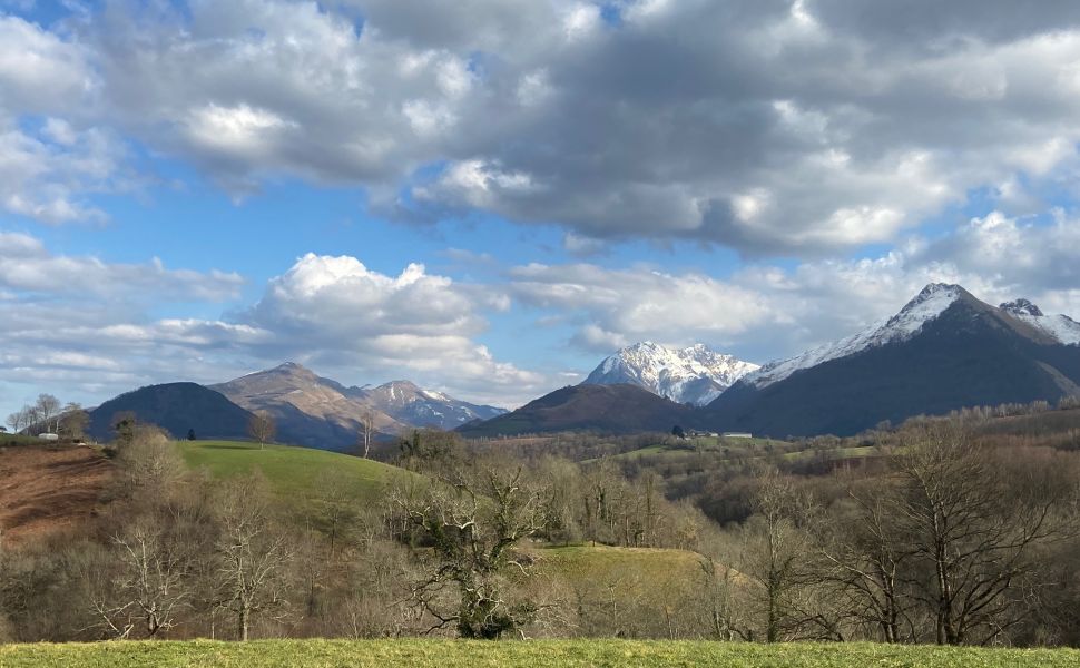  Maison contemporaine avec vues spectaculaires proche d'un village Pyreneen